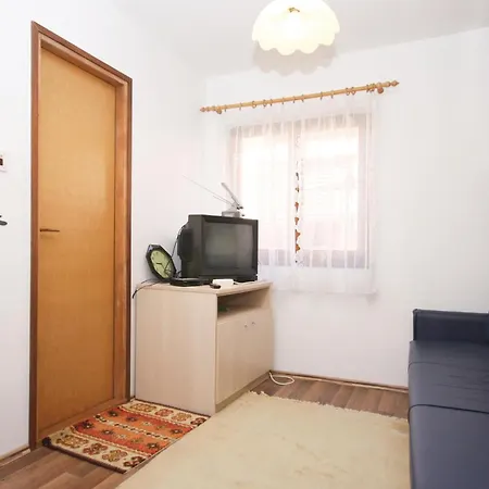 Apartment Cozy In With Wifi Pavicini