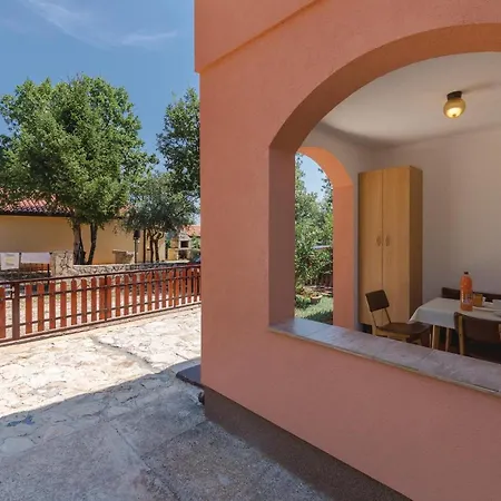 Amazing In With Kitchen Apartment *